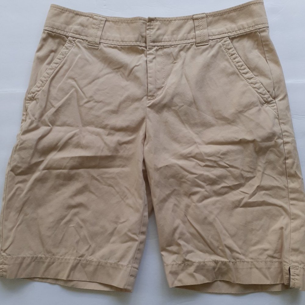 Lilly Pulitzer Khaki Shorts Resort Fit Bermuda Size 6 Cotton